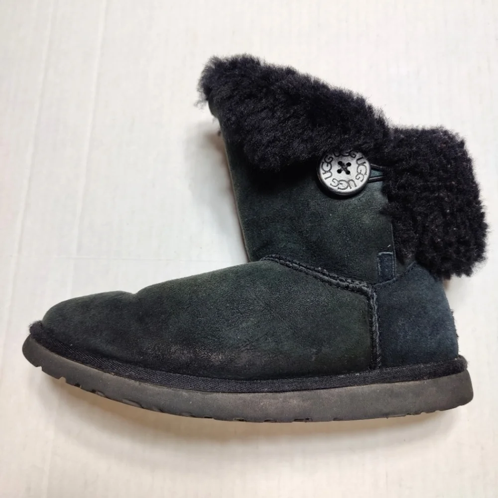 UGG Womens Bailey Button Fur Lined Sheepskin Winter Black Suede Ankle Boots Sz 8